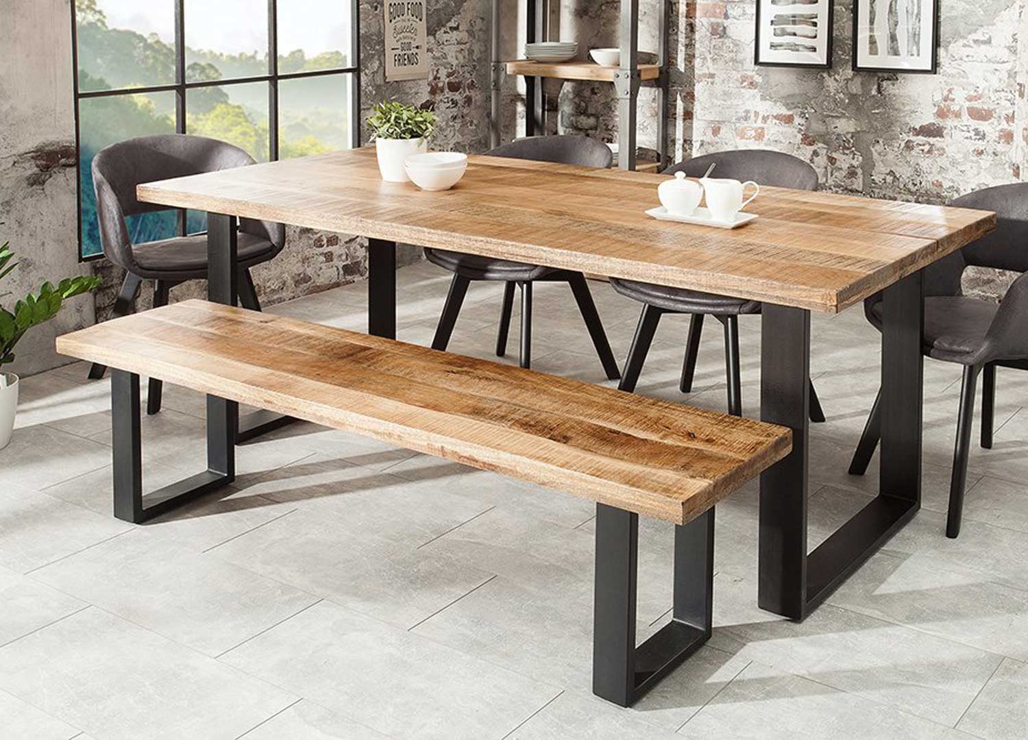 Table de salle à manger en bois massif - pieds bois et acier noir
