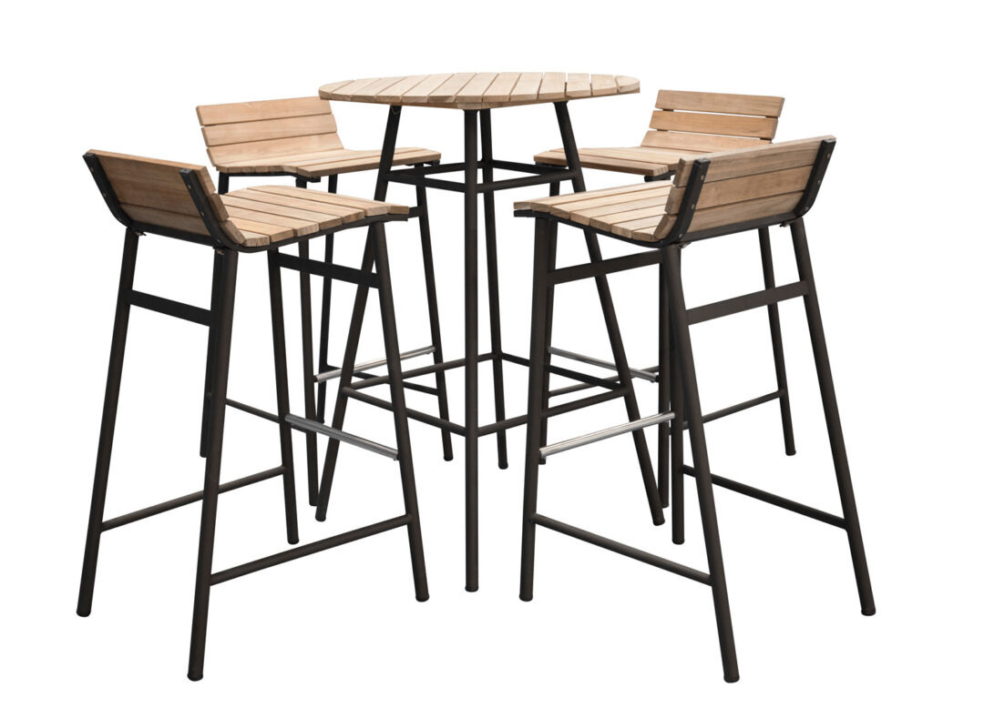 mobilier de bar de jardin en bois et metal noir style industriel