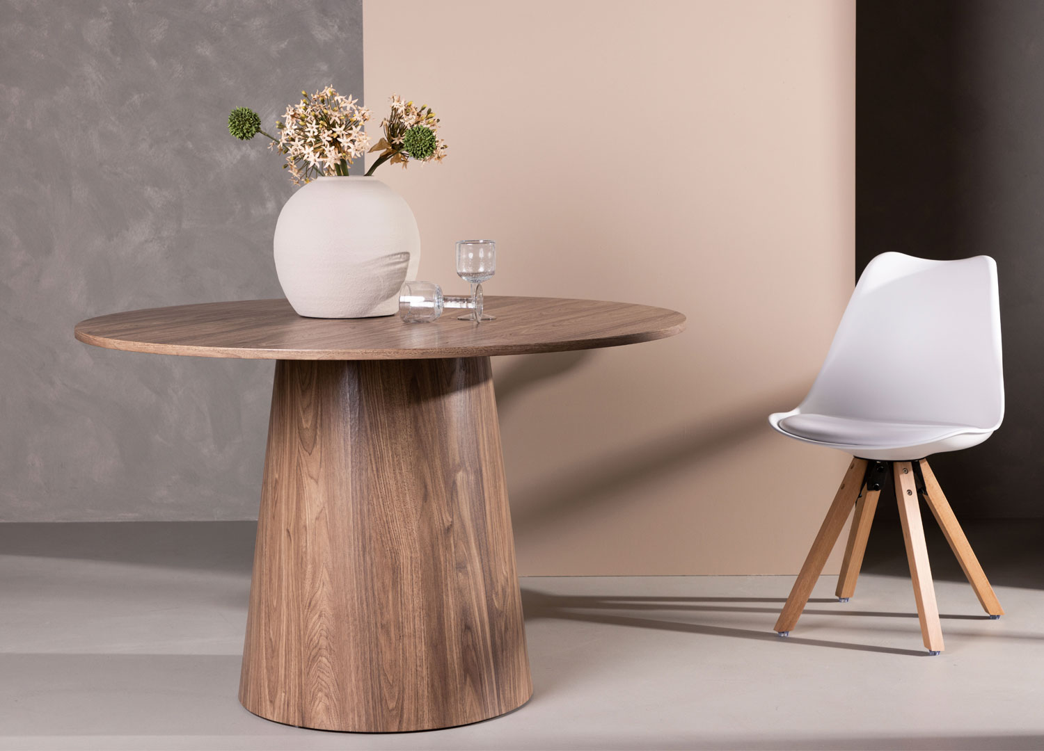 Petite table en bois massif 120 cm pour salle à manger