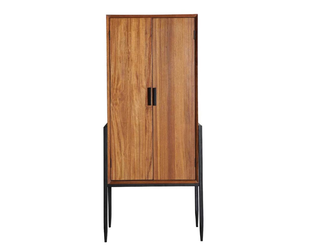 Armoire en bois de sapin massif